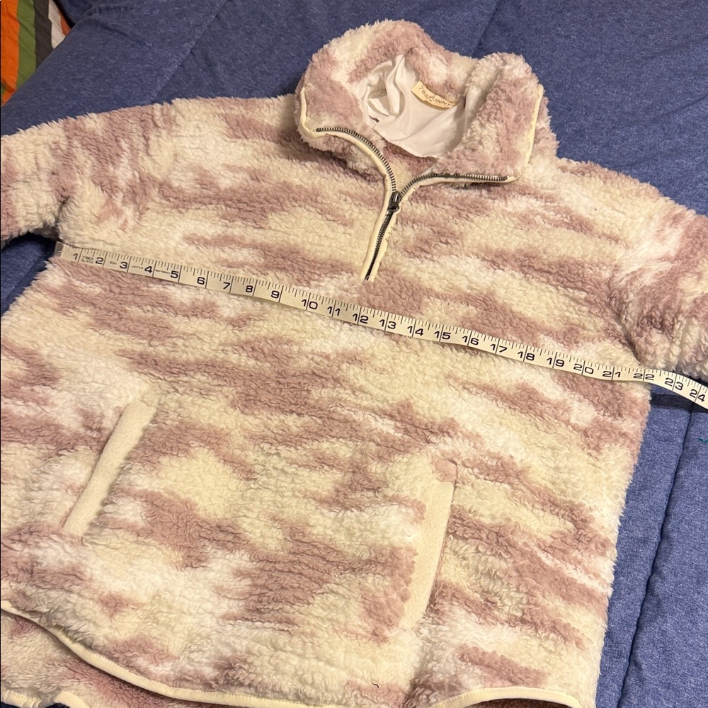 Stylish Cream and Light Pink Teddy Jacket for Women - Picture 5 of 7